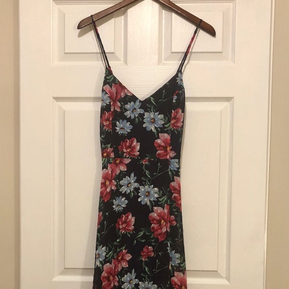 premier amour sleeveless floral maxi dress